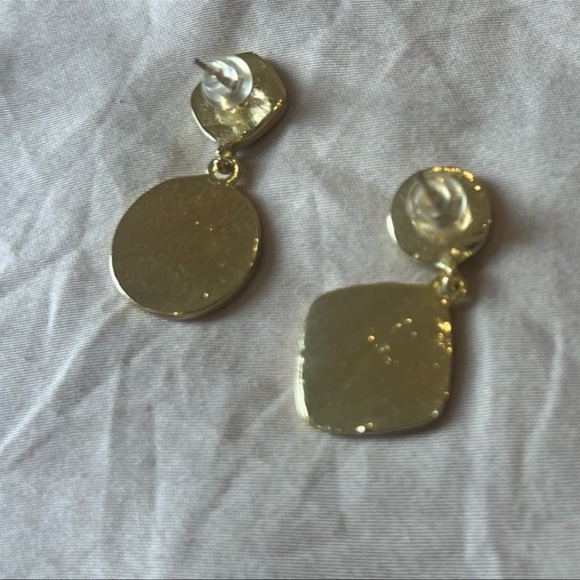 Artsy two-tone statement earrings - Picture 5 of 8